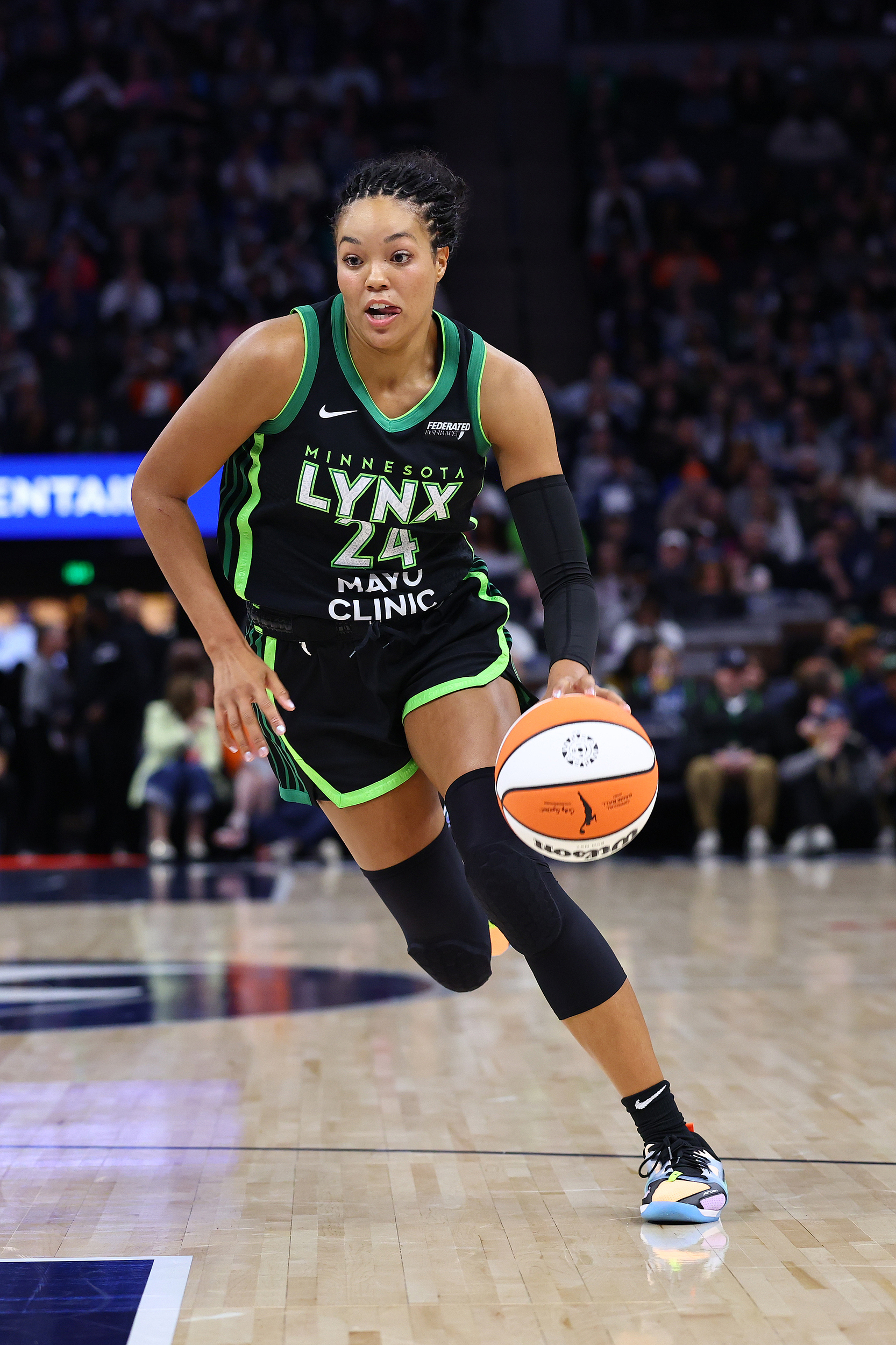 HTH体育-🏀水星vs山猫前瞻：主场全胜PK赛季不败，科利尔出战成疑成变量