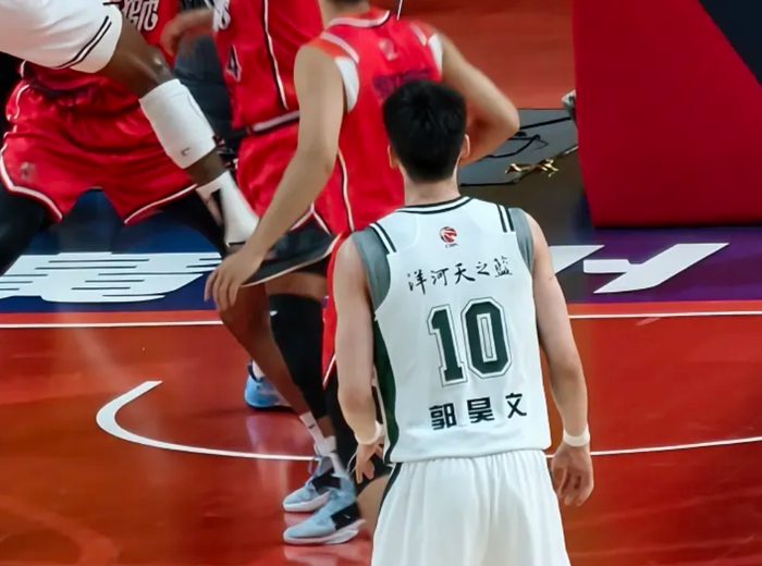 社区互动-郭昊文是真带不动同曦！连突带投轰30分，全场扛着前进，队友太菜|南京同曦|徐昕|比赛|数据|南京_新浪体育_新浪新闻